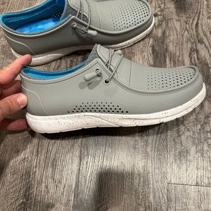 Reef size 10 men’s water shoes
